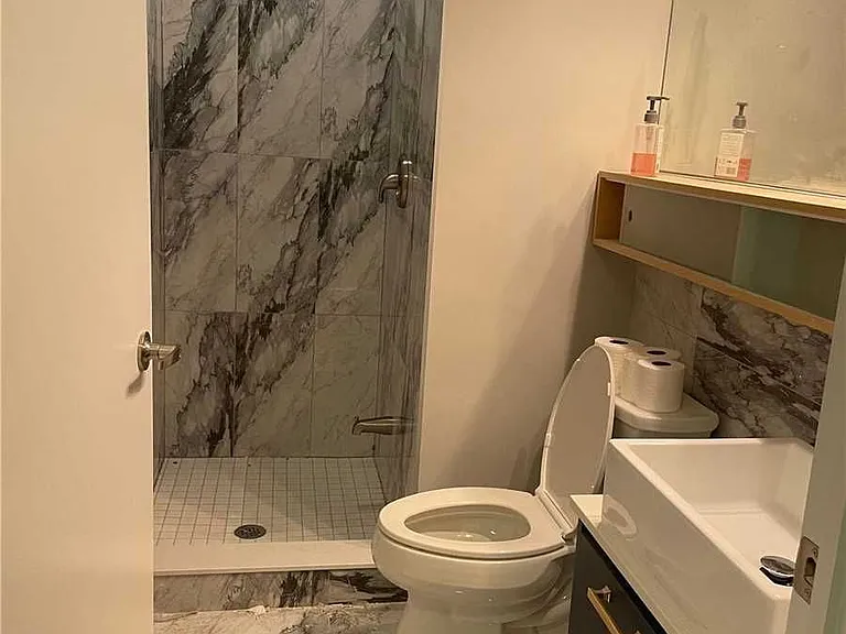 85 Bloor St E #610 — Photo 11