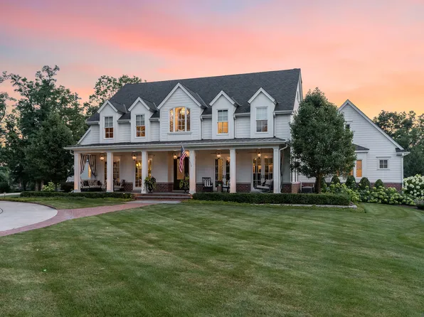 1227 Olesen Dr, Naperville, IL 60540