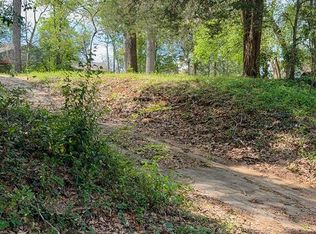 901 Hunter Dr, Palestine, TX 75801