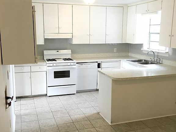 2nd image of 1716 N Inglewood St
