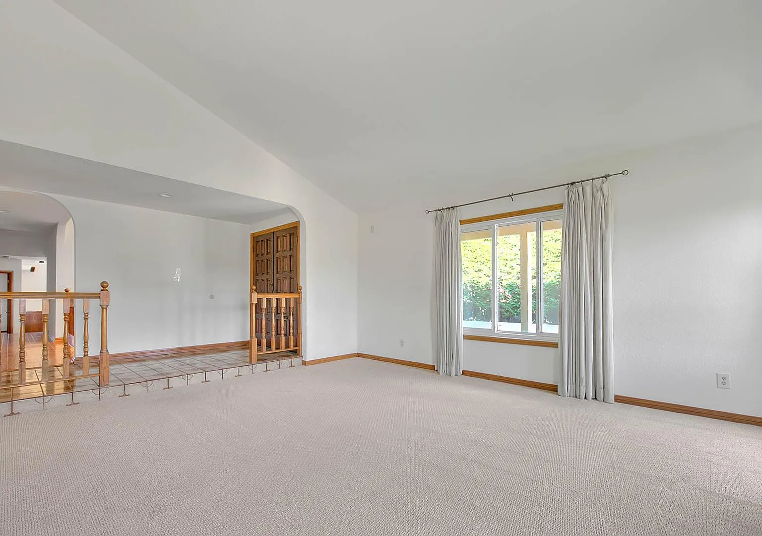 3 bed, 2.5 bath, 2400 sqft, $9,000 — Photo 4