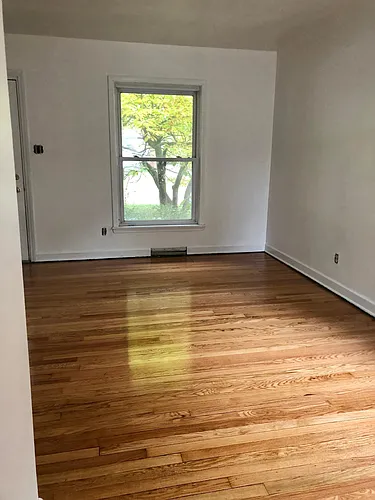 242 Adelaide Pl Photo 1