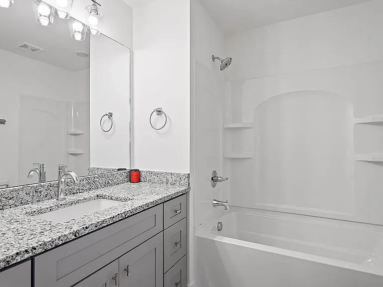 550 Markham St #4 — Photo 17