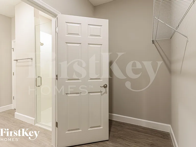 514 Warwick St SE — Photo 11