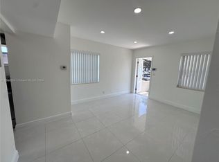 1716 Lauderdale Manor Dr, Fort Lauderdale, FL 33311