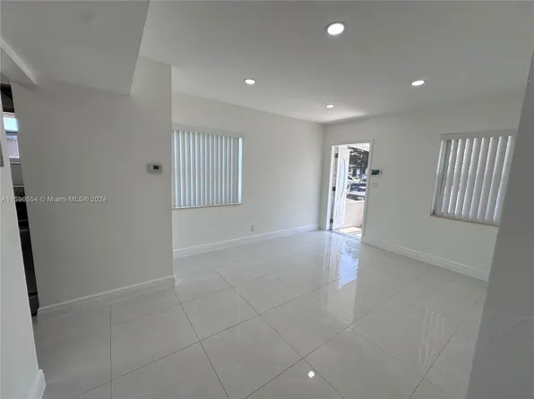 1716 Lauderdale Manor Dr, Fort Lauderdale, FL 33311