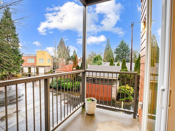 3rd image of 347 Rustic Pl APT 14