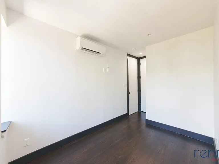 241 Devoe St #2R — Photo 13