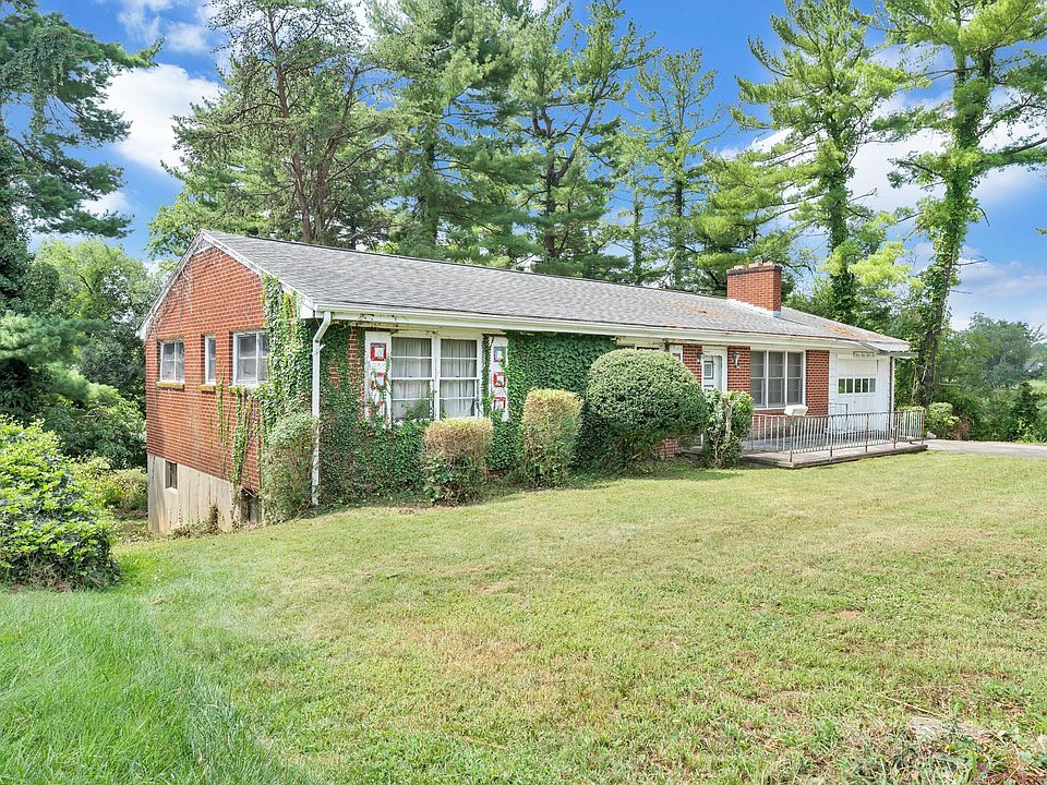 2nd image of 3442 Kershaw Rd NW