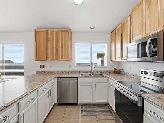 3rd image of 9306 S 35TH Glen
