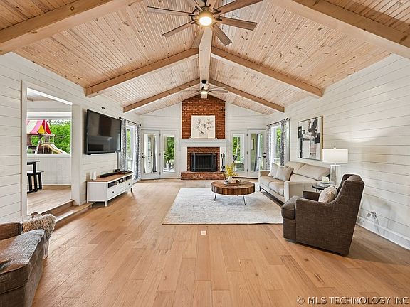5th image of 710 Meadowood Dr