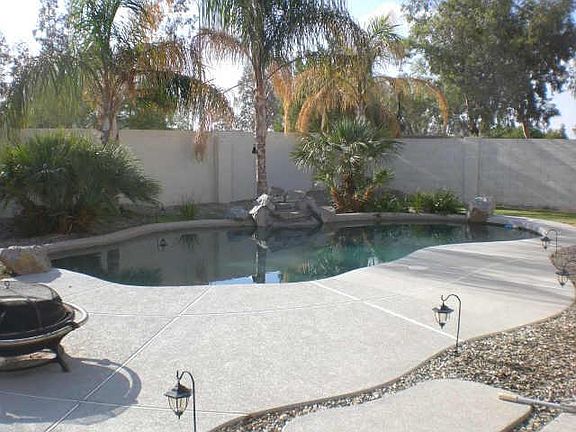2nd image of 4640 E GREYTHORNE Way