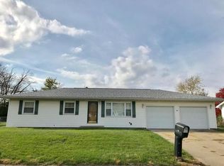 55 Oakwood Dr, Pontiac, IL 61764