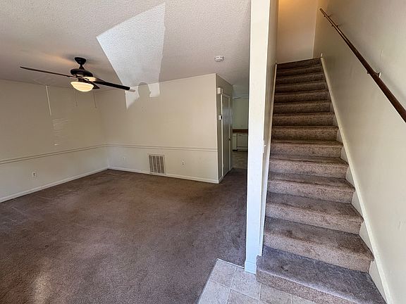 3rd image of 122 Carriage Pl #2