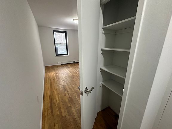 5th image of 136 Saint Pauls Pl APT 1A