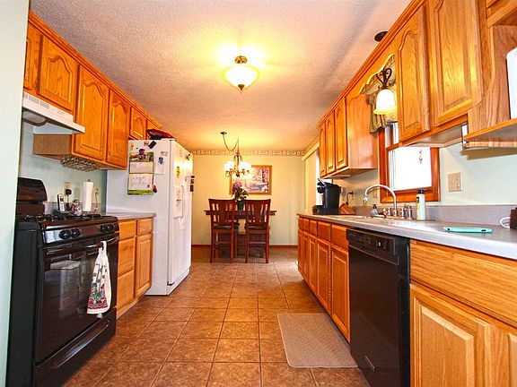 4th image of 10668 Brems Ct