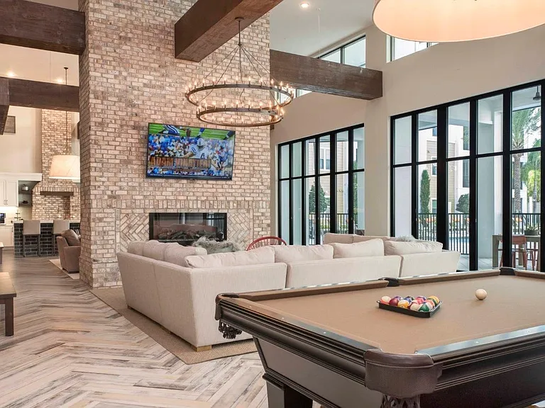 Drake MidTown — Photo 12
