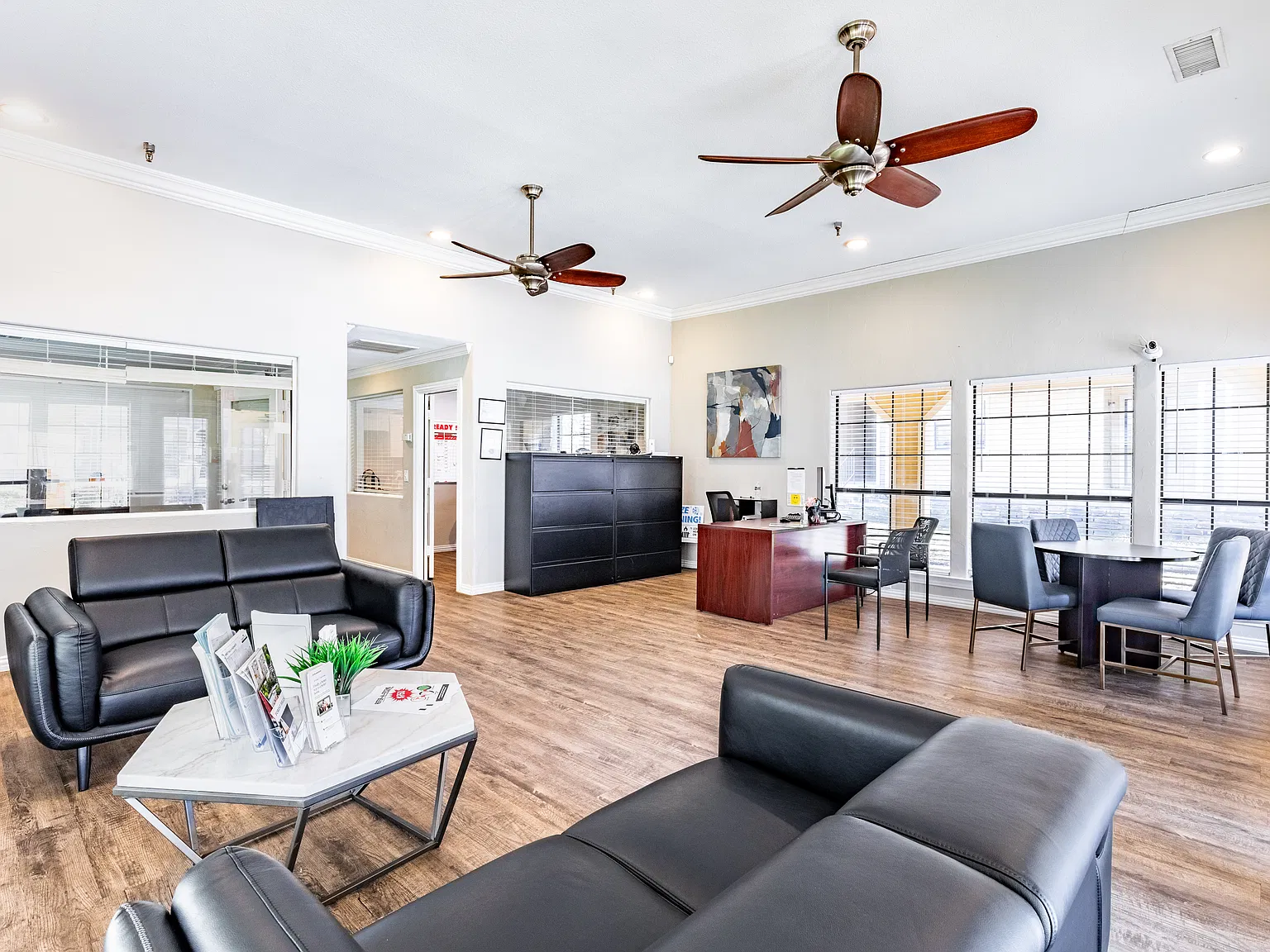 Forest Hills Apartments — Photo 4