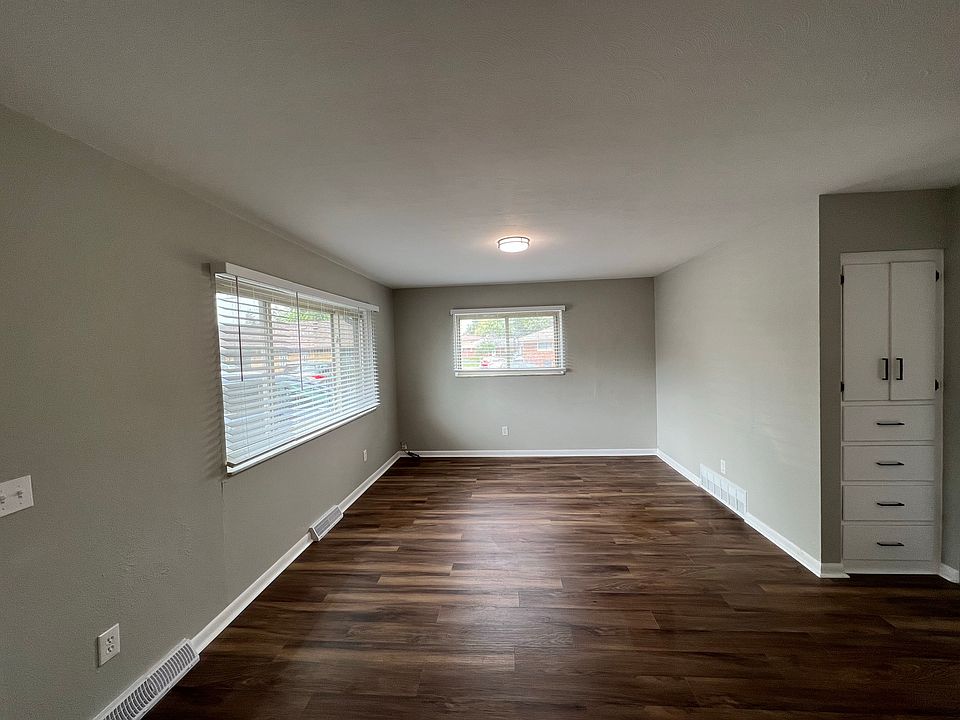 Living room image 1