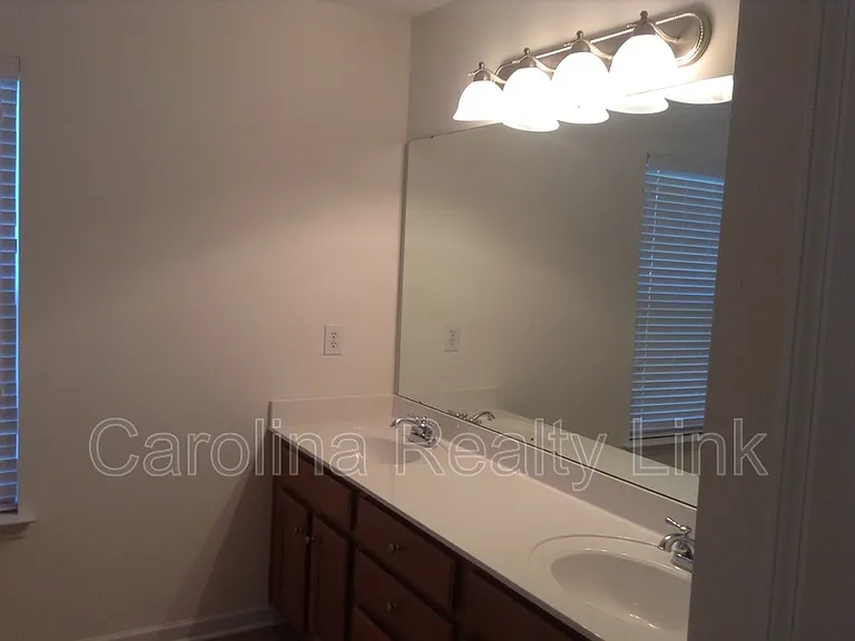 7228 Handon Ln — Photo 6