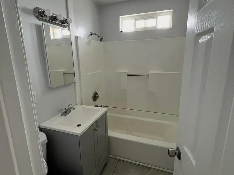 3739 Teak St — Photo 5