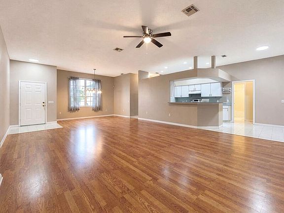 4th image of 7047 Hazeltine Cir