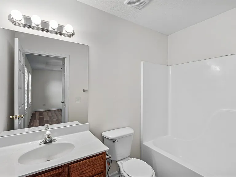 2409-2411 Northampton Dr. — Photo 37