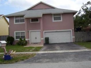 9730 SW 13th St, Pembroke Pines, FL 33025