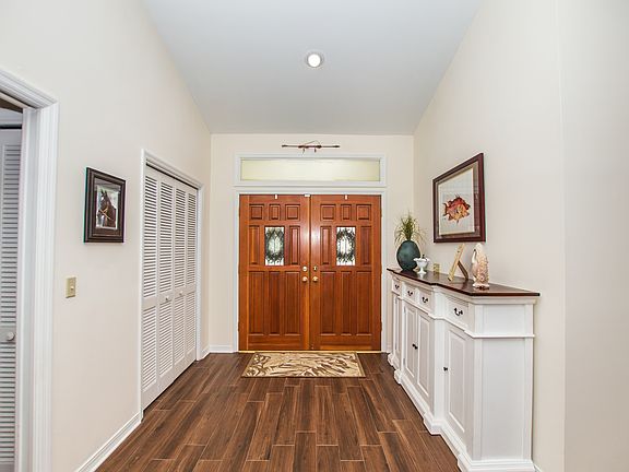 3rd image of 4201 Laurel Oak Way