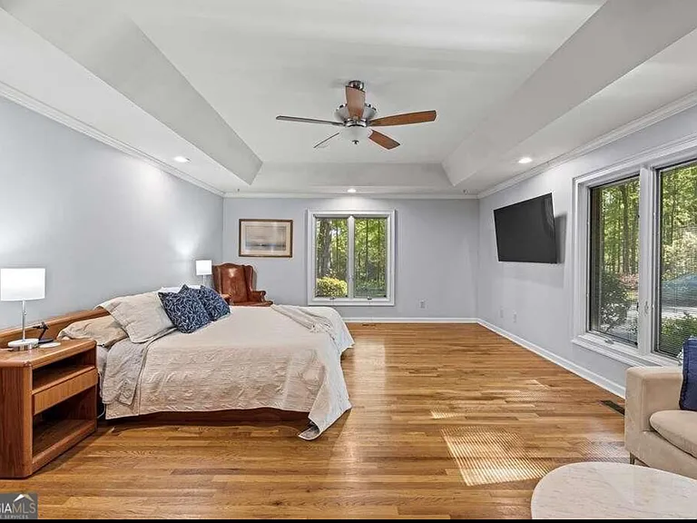 2090 N Jefferson St NE — Photo 11