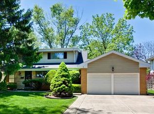 302 S We Go Trl, Mount Prospect, IL 60056