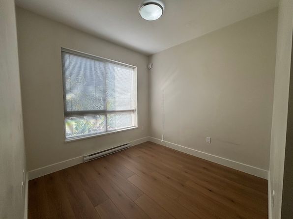 2 bedroom rental in Surrey — photo 25