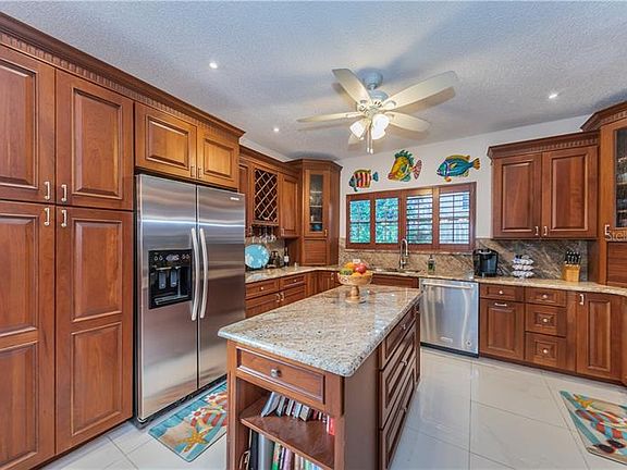 5th image of 487 Pinellas Bayway #208