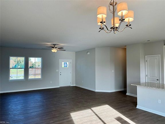 3rd image of 2365 Delia Dr