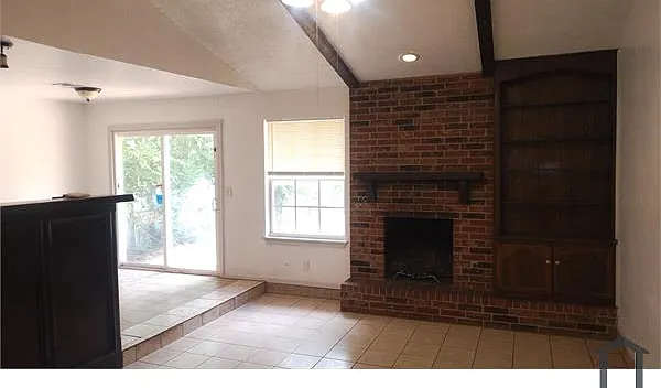 3205 SE 55th St — Photo 2