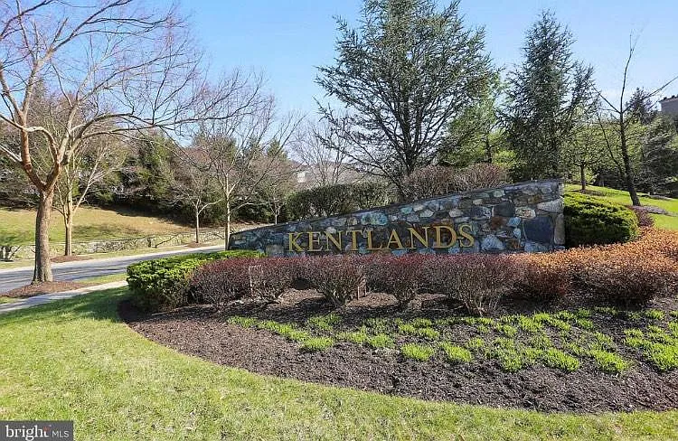 402 Ridgepoint Pl — Photo 2