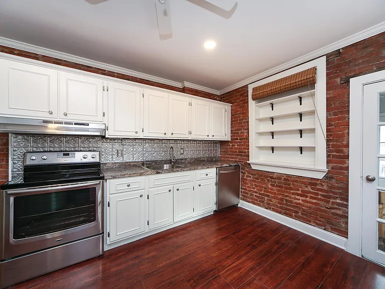 251 N 2nd St — Photo 12