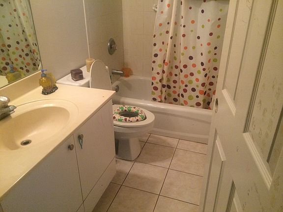 3rd image of 391 Everglades Blvd S