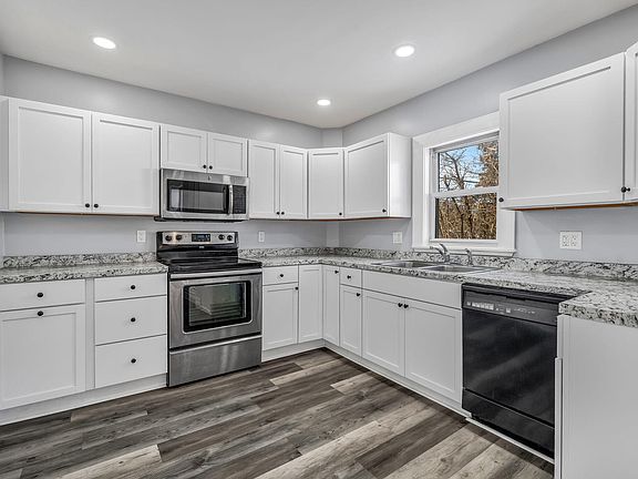 4th image of 327 Essex Street