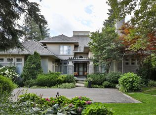 23 Country Ln, Toronto, ON M2L 1E1