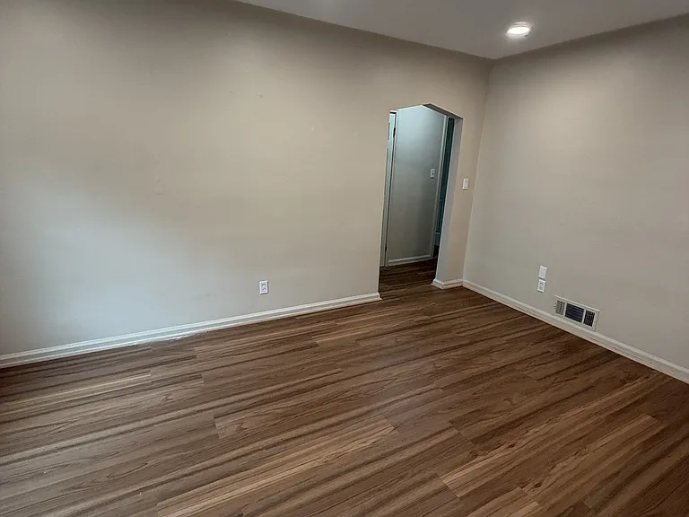 25428 Hopkins St — Photo 3