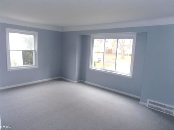 3rd image of 16727 Sarmorr St