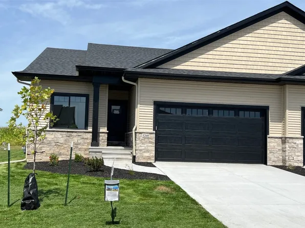 1260 Berkshire Ln, North Liberty, IA 52317