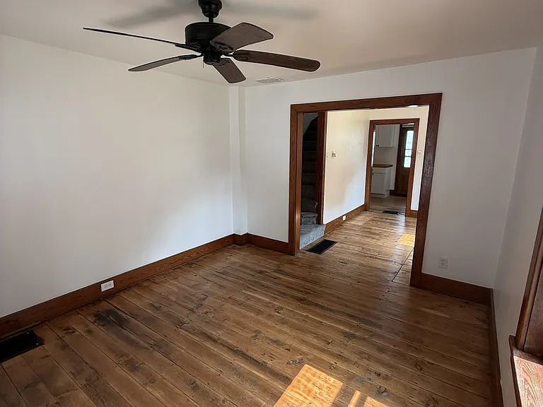 18 W Main St — Photo 5