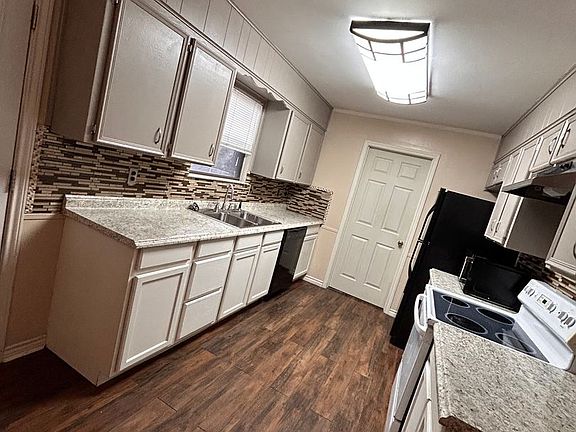 3rd image of 214 Brandy Loop