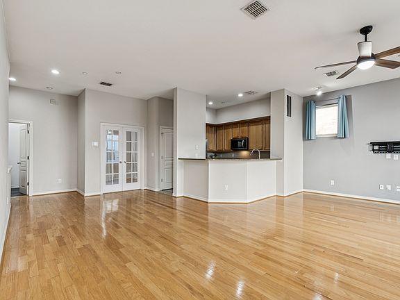4th image of 4307 McKinney Ave APT 14