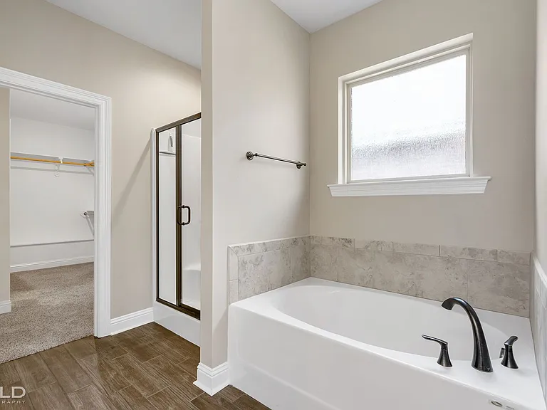 211 Hyperion St — Photo 9