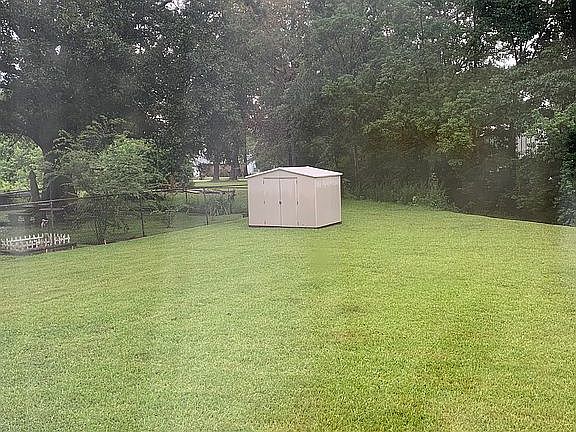 4th image of 1724 Nellie Dr