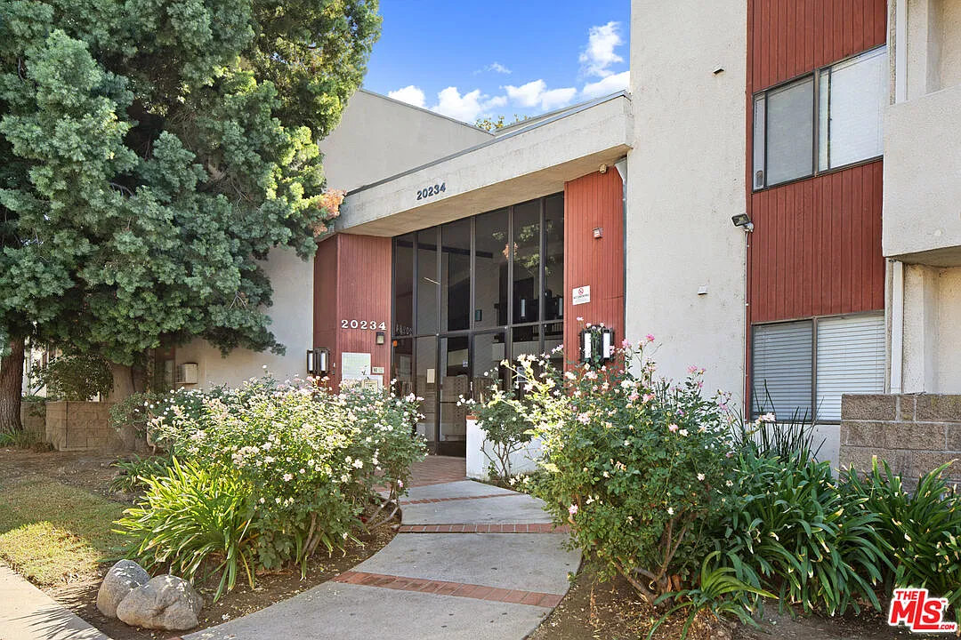 1 bed, 1.0 bath, 663 sqft, $1,800 — Photo 1