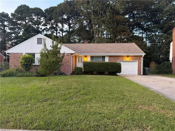 4 Bramston Dr, Hampton, VA 23666
